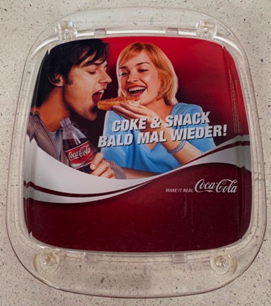 7354-1 € 4,00 coca cola klein geld - centenbakje coke snack bald mal wieder.jpeg